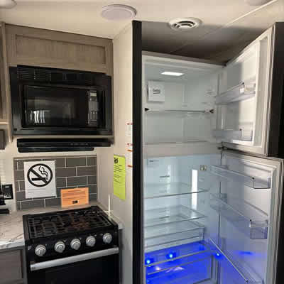 1 Room Cabin Rental 04